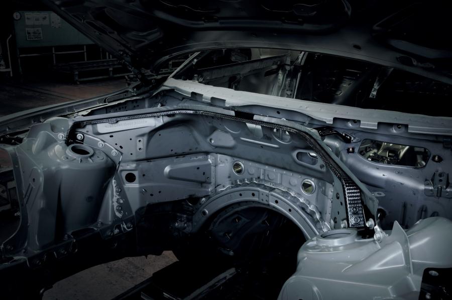  Nissan GT-R 2011 года  (фото 63 из 87)